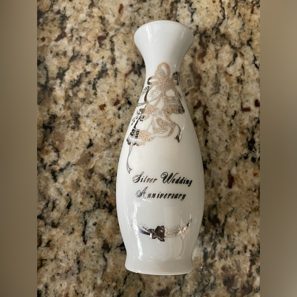 Vintage Lefton China 25th Anniversary Vase - Picture 4 of 7